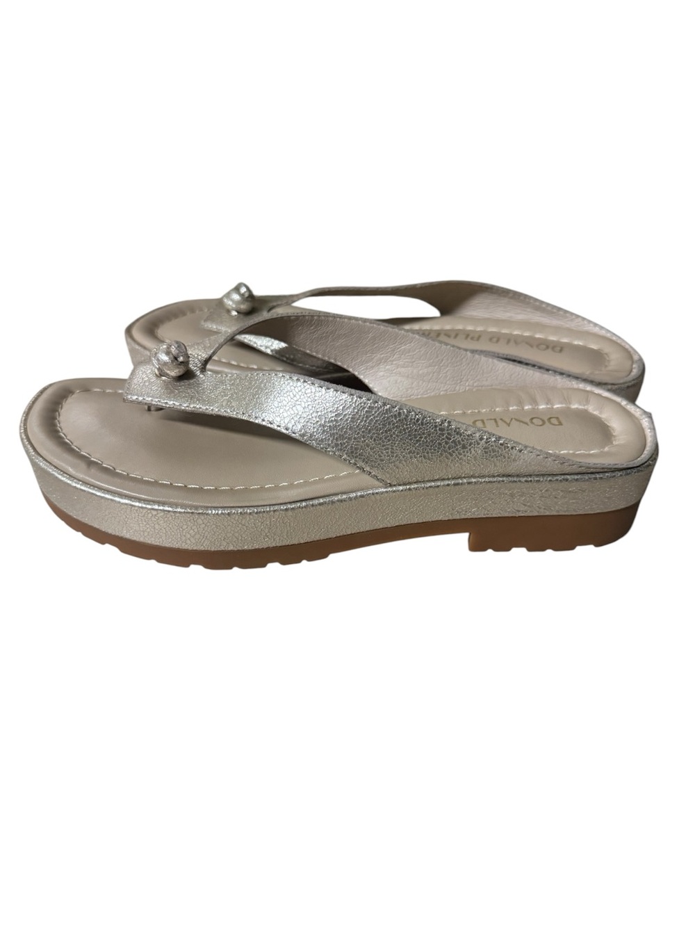 Donald pliner seems metalic sandals size 6